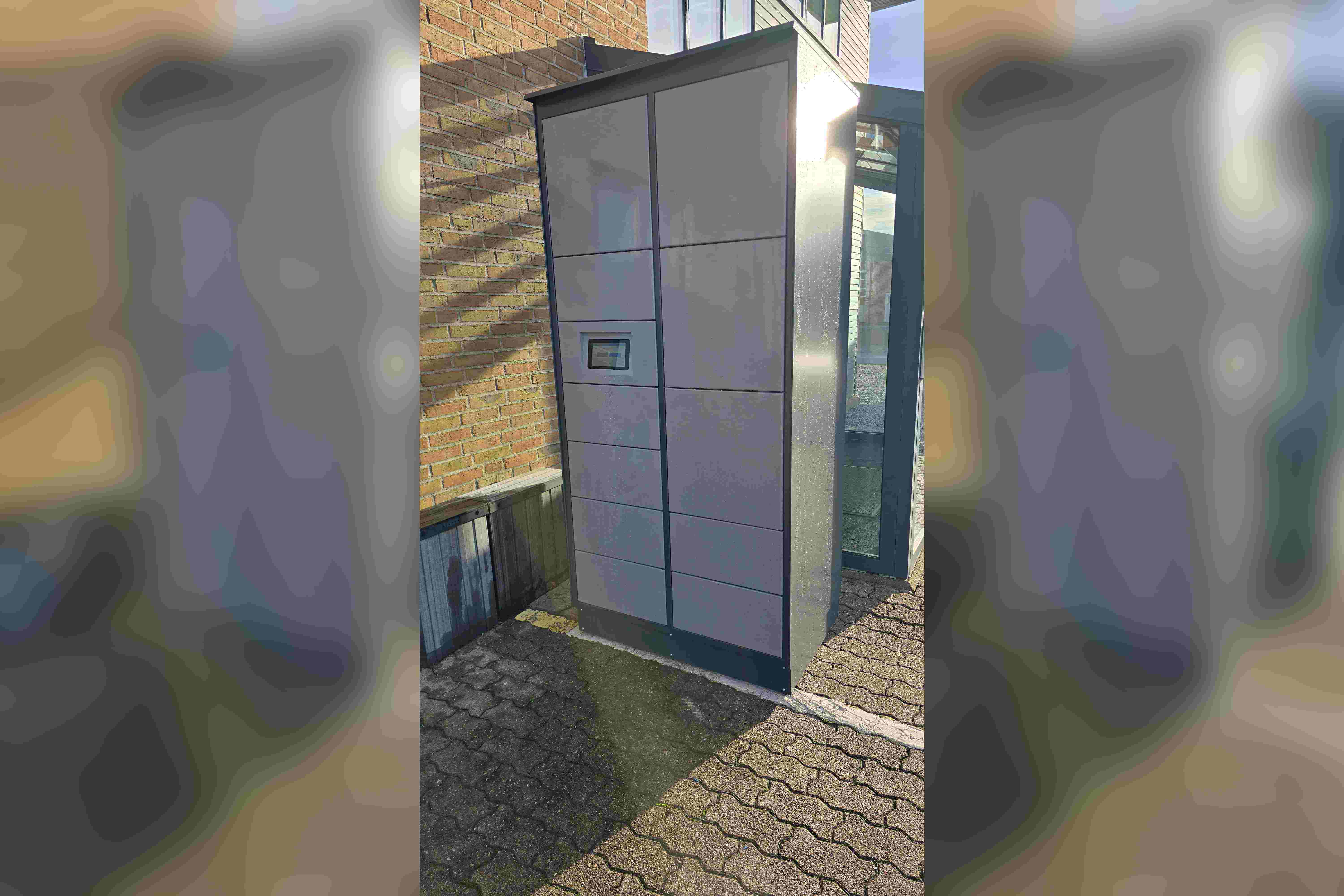Outdoor parcel locker installation